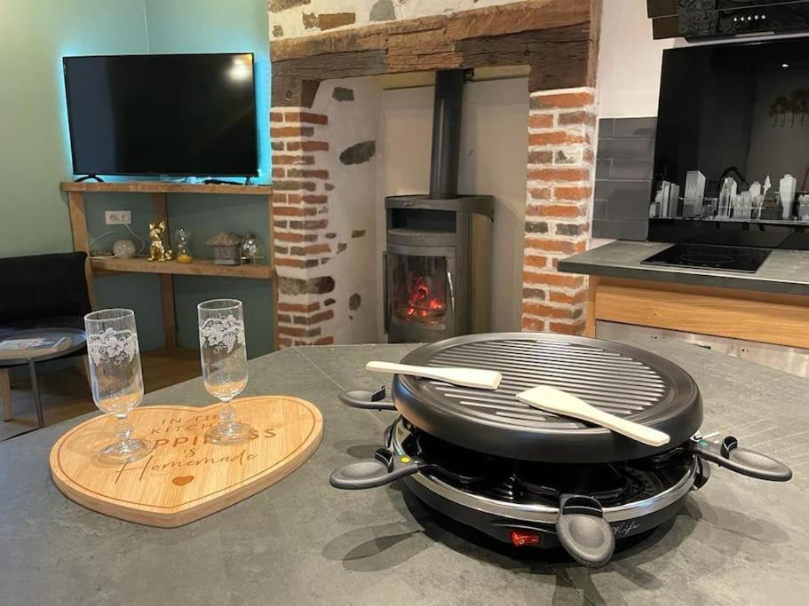 Maison De Village Avec Vue 4/5 Personnes Lou Rouchou Voutezac Екстериор снимка